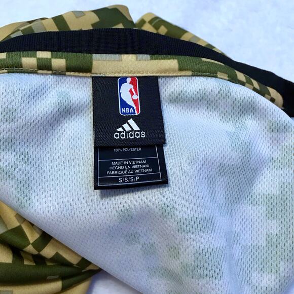 Adidas NWOT NBA Pixelated Short Sleeves Jersey Women S - Picture 10 of 13